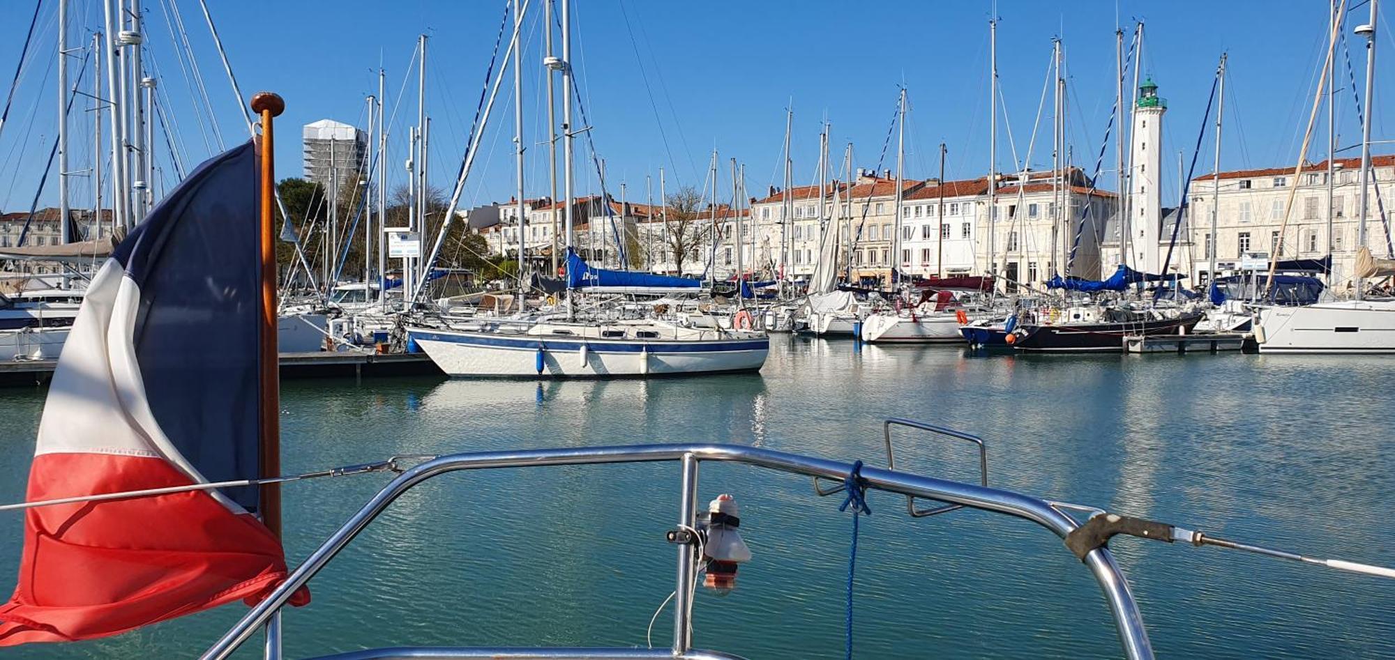 Coriandre 2 - Dormir Sur Un Grand Voilier 9 Personnes By Nuits Au Port لا روشيل المظهر الخارجي الصورة